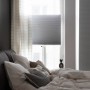 Schöner Wohnen Vorhangschiene Emilia, 1-läufig, 230 cm, schwarz-matt, im Schlafzimmer mit Vorhang und Jalousie.