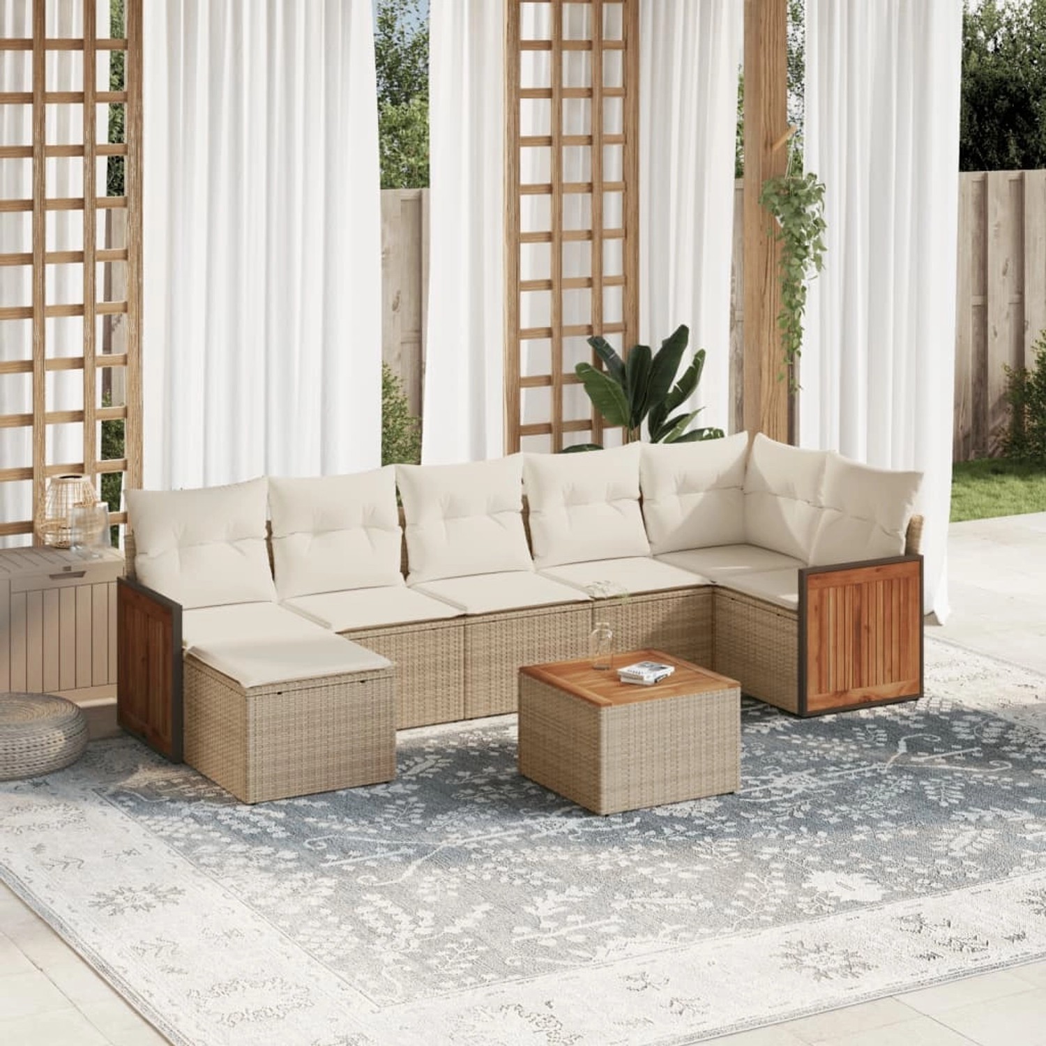 Beige 8-tlg. Garten-Sofagarnitur aus Poly Rattan mit cremeweißen Kissen und Tisch. Gartenmöbel für Terrasse und Garten.