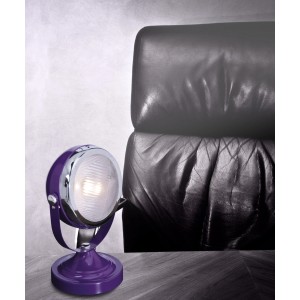 Violette Näve Tischleuchte Carlamp im Retrodesign aus Metall und Glas.