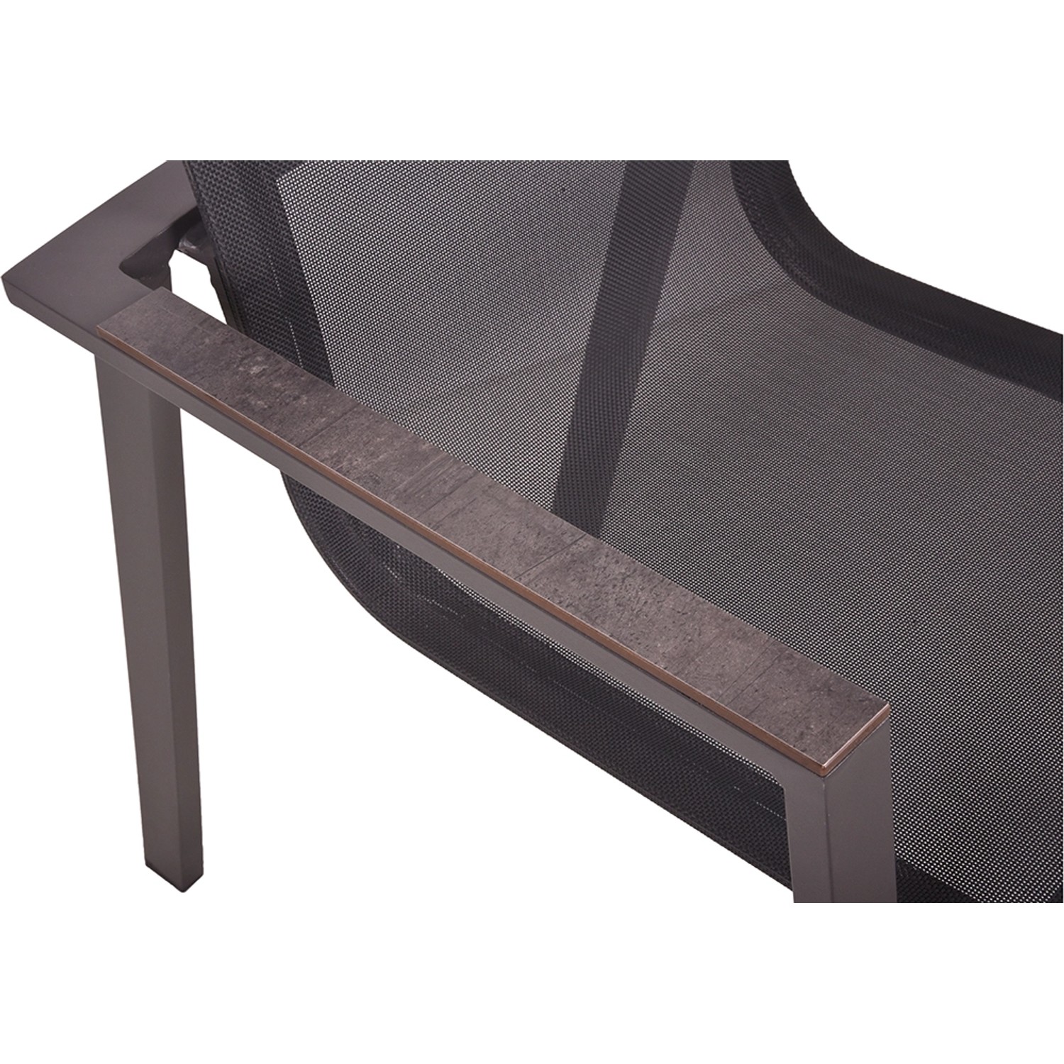 Detailansicht: Anthrazitfarbener Stapelstuhl aus dem 9-teiligen Gartenmöbel-Set Sophia.