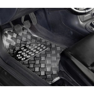 OBI Fußmatten-Set Carbonline, 4-teilig, in Riffelblech-Optik im Auto.