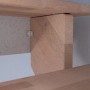 Detailaufnahme einer Buchenholztreppe Lindos mit Setzstufen und Holz-Edelstahl-Geländer.
