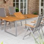 5-teiliges Gartenmöbel-Set Naxos mit Ausziehtisch und 4 Klappsesseln mit Akazienholz-Armlehnen.