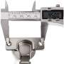 SOTECH Möbelscharnier T45, 45mm Topf-Bohrabstand mit digitalem Messschieber gemessen.
