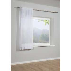 Weißer Bennetti Voile Schal mit Gardinenband am Fenster, transparent und leicht.