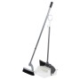 Langstiel-Kehrgarnitur mit klappbarer Schaufel und Teleskopstiel für die Reinigung.