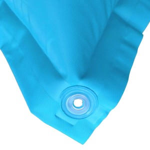Blaues, aufblasbares Winterkissen 100x100x40cm aus PVC für Stahlwand- und Framepools.