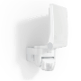 Weißer Steinel LED-Strahler XLED Home 2 SC mit Bewegungsmelder an Wand montiert.
