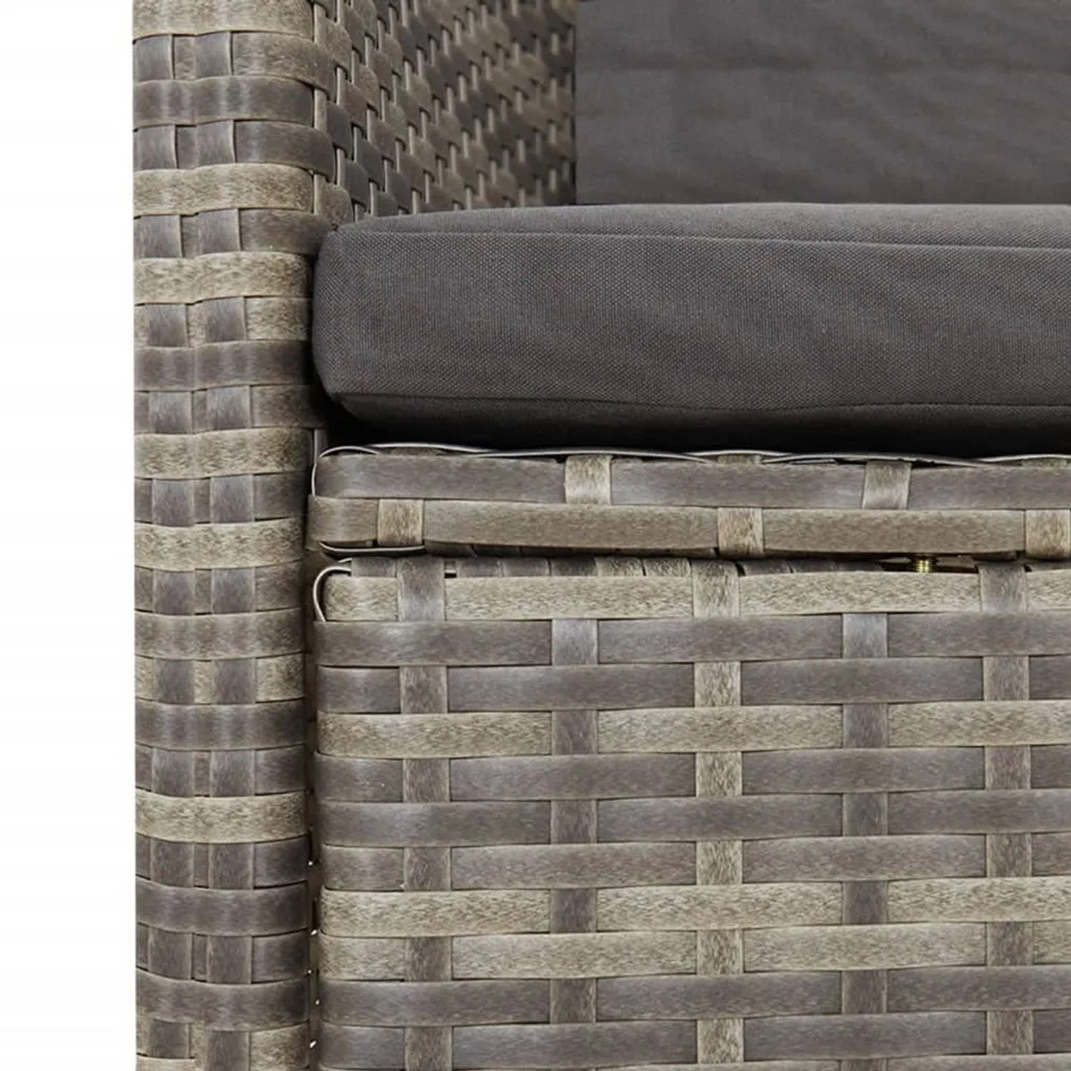 Detailaufnahme: Grauer Rattan Gartensessel mit Kissen aus der vidaXL 11-tlg Essgruppe.