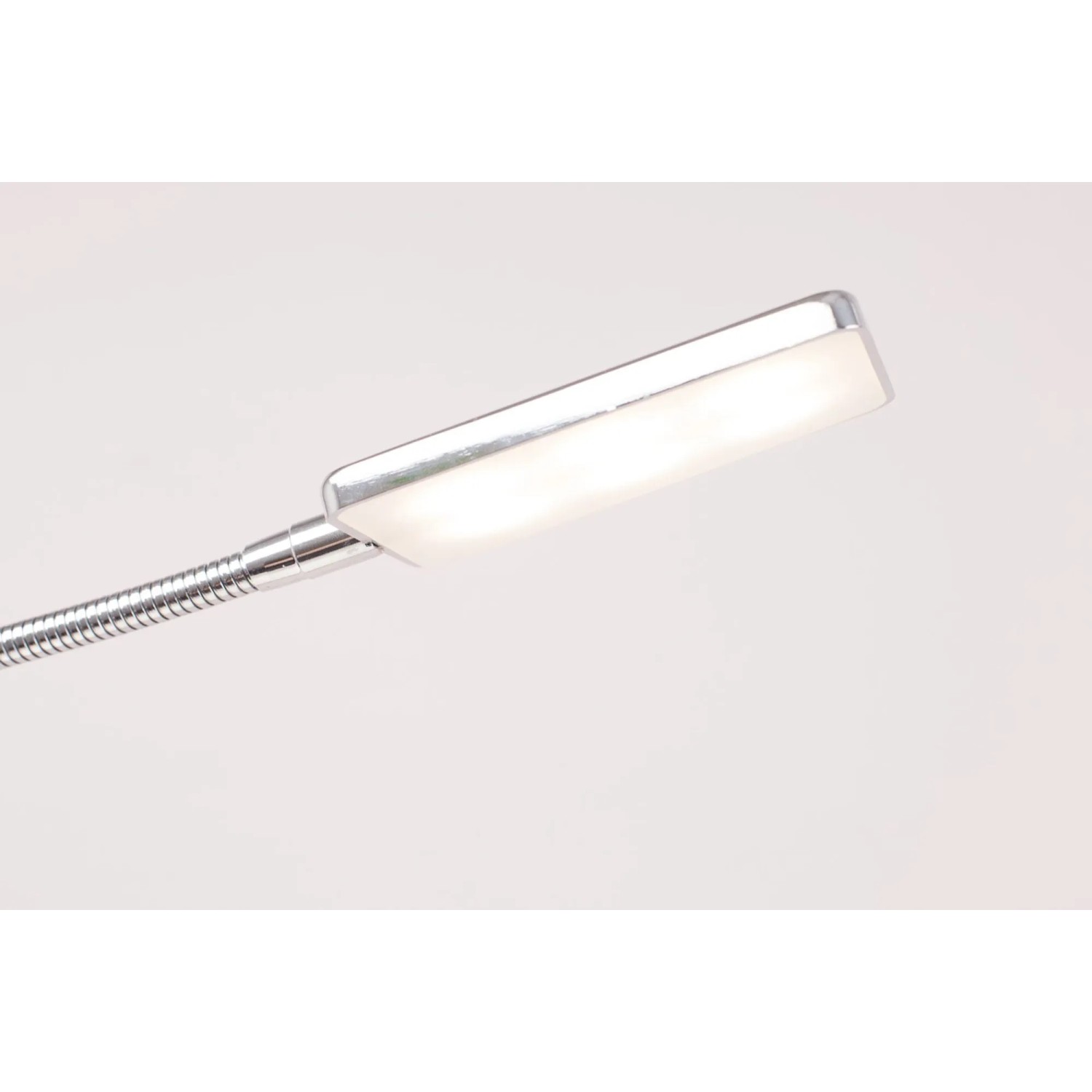 Chromfarbene LED Bettleuchte mit flexiblem Schwanenhals, warmweißes Licht, 2er Set.
