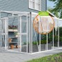 Weißes Vitavia Gewächshaus Athena 11900 ESG/HKP mit Seitenfenster, an Hauswand angelehnt.