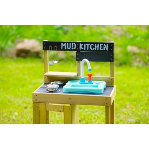 TP Toys Kinderspielküche Deluxe aus Holz mit Waschbecken und Zubehör.