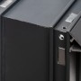 Detailaufnahme einer braunen Schiebetür mit Isolierverglasung vom Palmako Gartenhaus Ines Slide Plus.