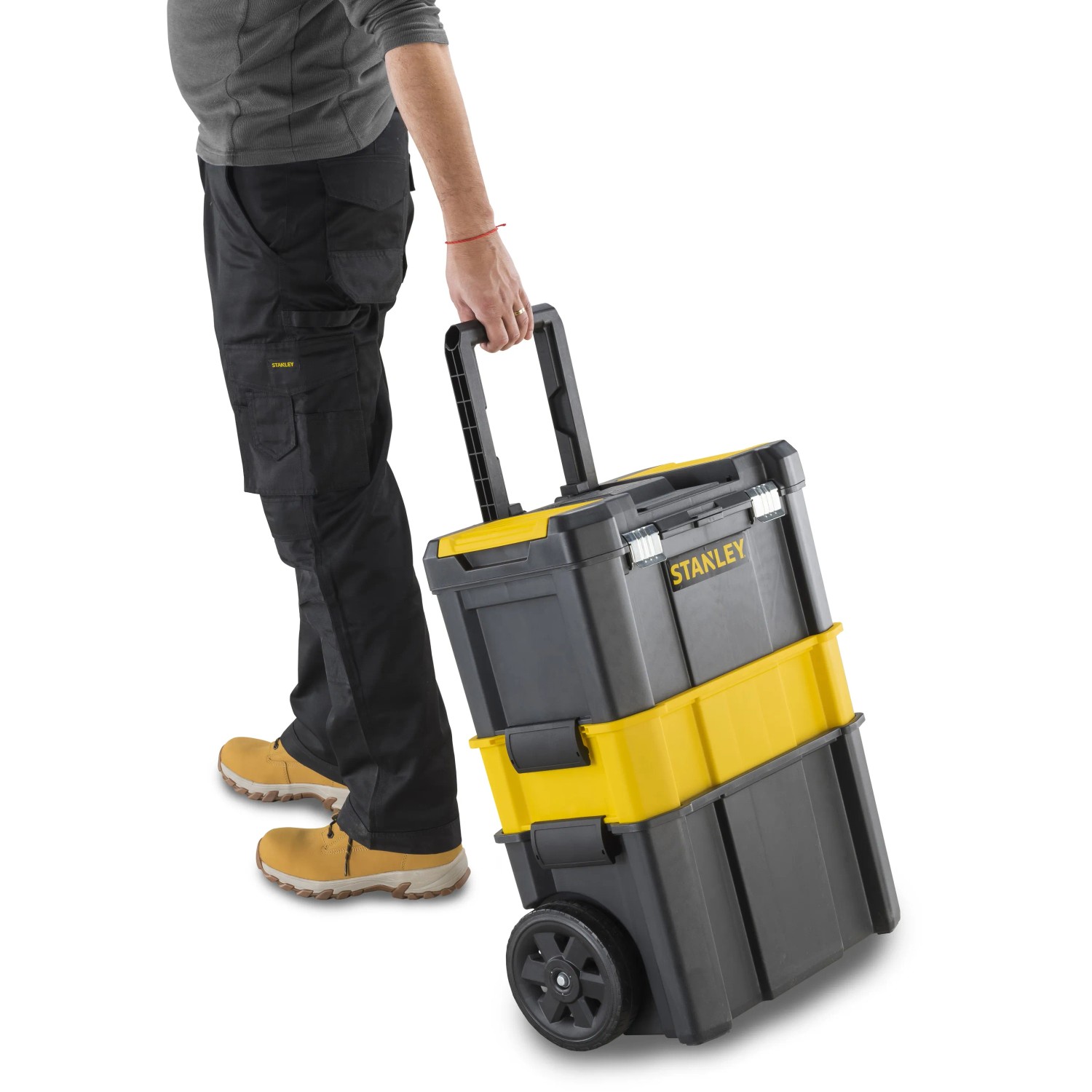 Stanley Rollende Werkstatt Essential STST1-80151, gezogen von einer Person. Werkzeugwagen mit Teleskopgriff.