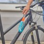 Gardena Cleansystem Fahrradbürste in Aktion: Fahrradreinigung mit Wasseranschluss.