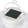 Detailaufnahme: Weißer LED-Solar-Lampion Pantanelle mit Solarpanel und Aufhängung.