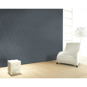 Glööckler Vliestapete Imperial Feder Uni in Blaumetallic-Lila an Wand im Raum.