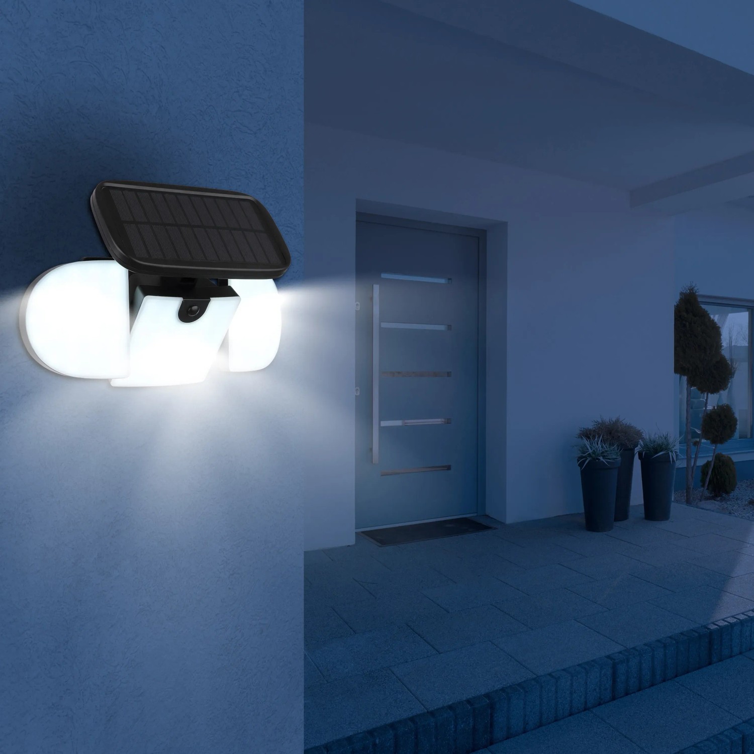 Globo Solarleuchte mit Sensor, 19,1 cm, schwarz matt, montiert an einer Hauswand.