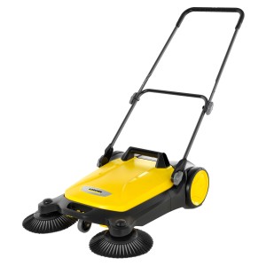 Kärcher Kehrmaschine S4 Twin: Gelb-schwarze Handkehrmaschine mit zwei Seitenbesen.