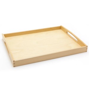 Rechteckiges HolzFee Serviertablett aus heller Buche, 50x40 cm, mit Griffen und erhöhten Rändern für Küche & Frühstück.