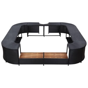 Quadratische, schwarze Whirlpool-Umrandung aus Poly Rattan mit Holzstufen. Zubehör für Pools.