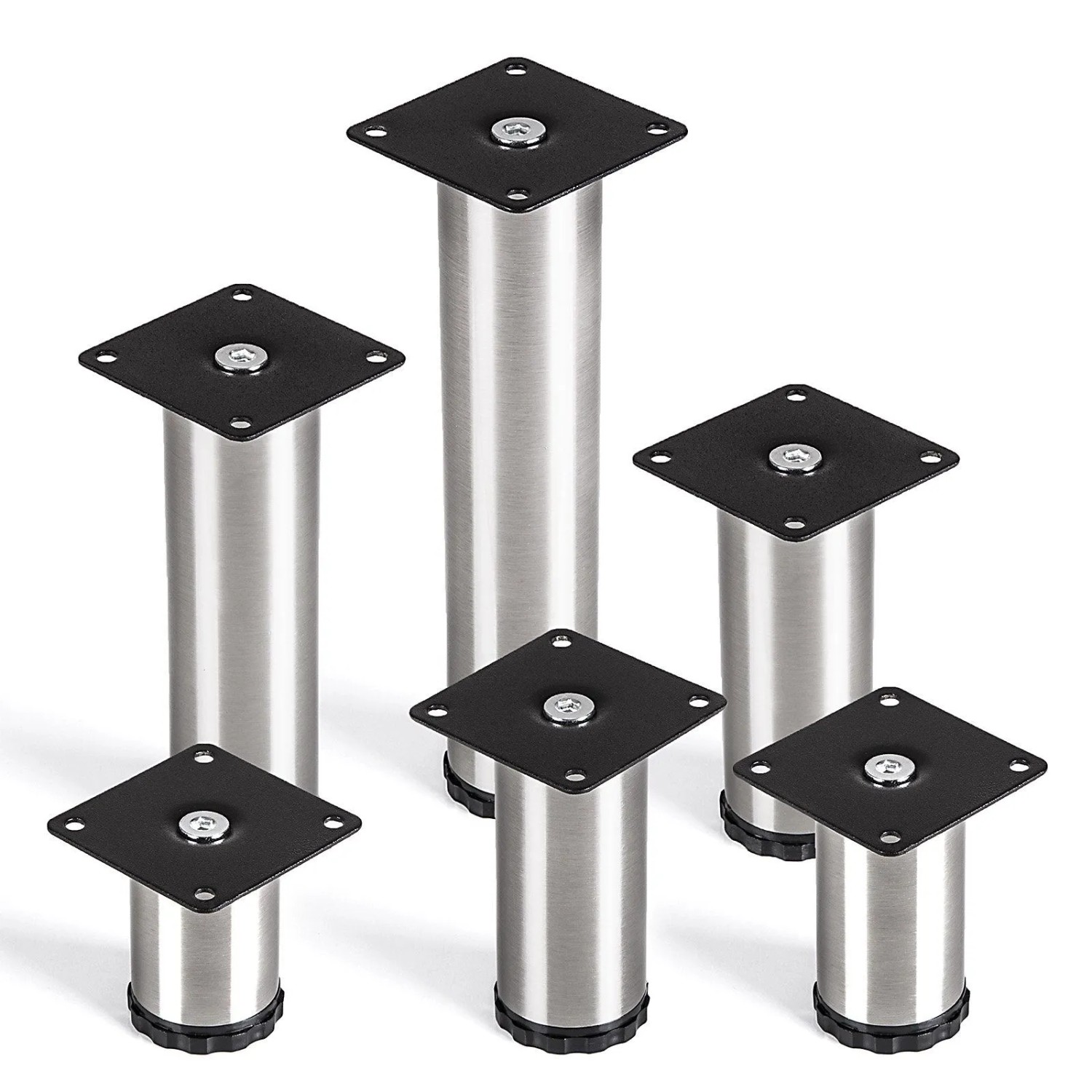 Sechs SOTECH LUKAS Möbelfüße in Edelstahloptik, höhenverstellbar, mit runden Metallrohren und schwarzen Montageplatten.