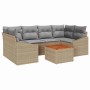 7-tlg. Garten-Sofa-Set aus Rattan in Beige mit grauen Kissen und Akazientisch.