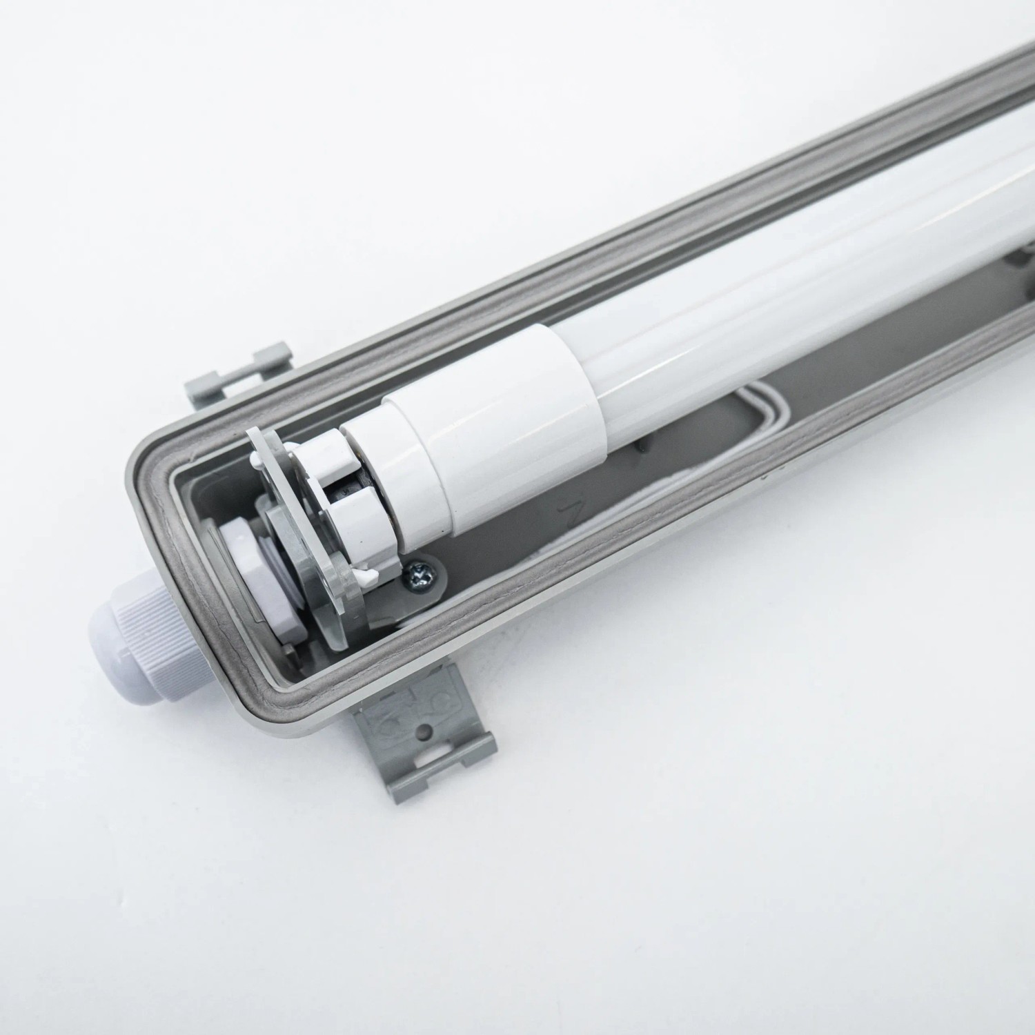 LED Universu Feuchtrau-Wannenleuchte 120c IP65 It T8 LED-Röhre 18W