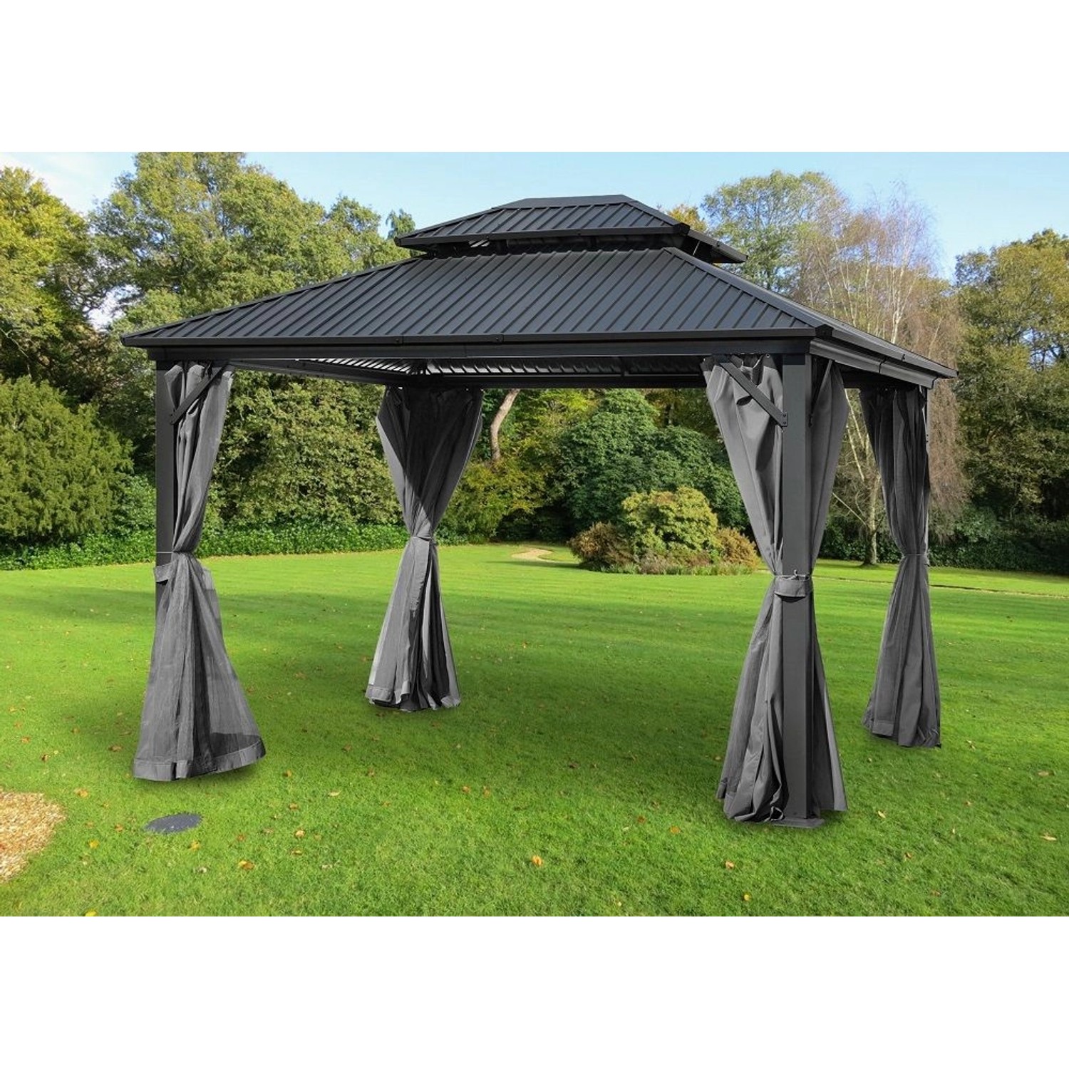 Anthrazitfarbener Jet-Line Gartenpavillon Bagdad mit festem Metalldach und Seitenvorhängen.