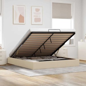 Cremefarbenes Ottoman-Bett (160x200 cm) mit Stoffbezug und Stauraum unter dem Lattenrost.