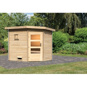 Karibu Saunahaus Thorben aus naturbelassener Fichte mit Tür und kleinem Fenster im Garten.