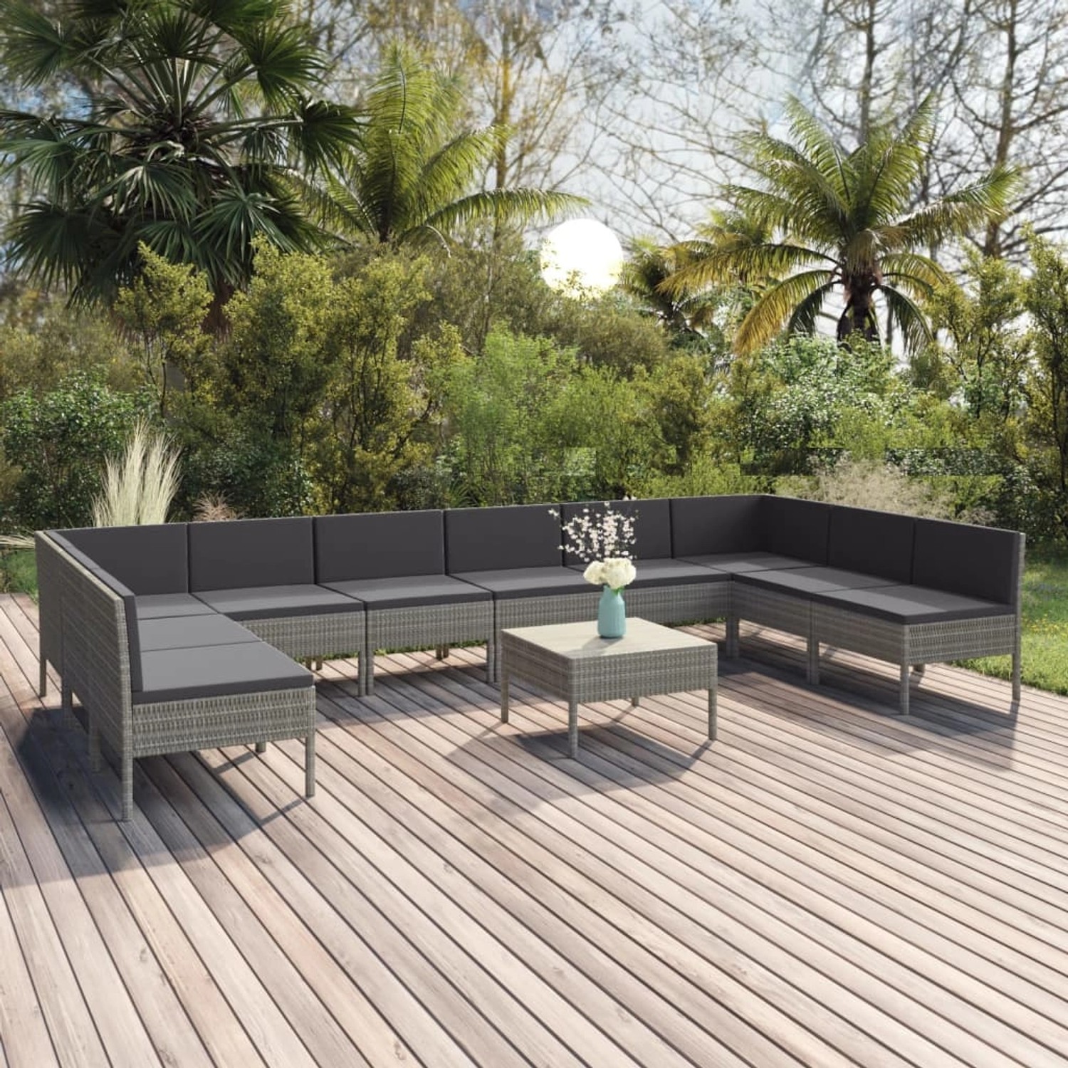 Graues 11-tlg. vidaXL Garten-Lounge-Set aus Rattan mit anthrazitfarbenen Auflagen und Tisch.