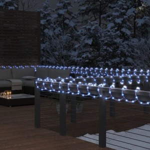 Lichtschlauch mit 1200 kaltweißen LEDs, Länge 50 m, als Deko für den Außenbereich.