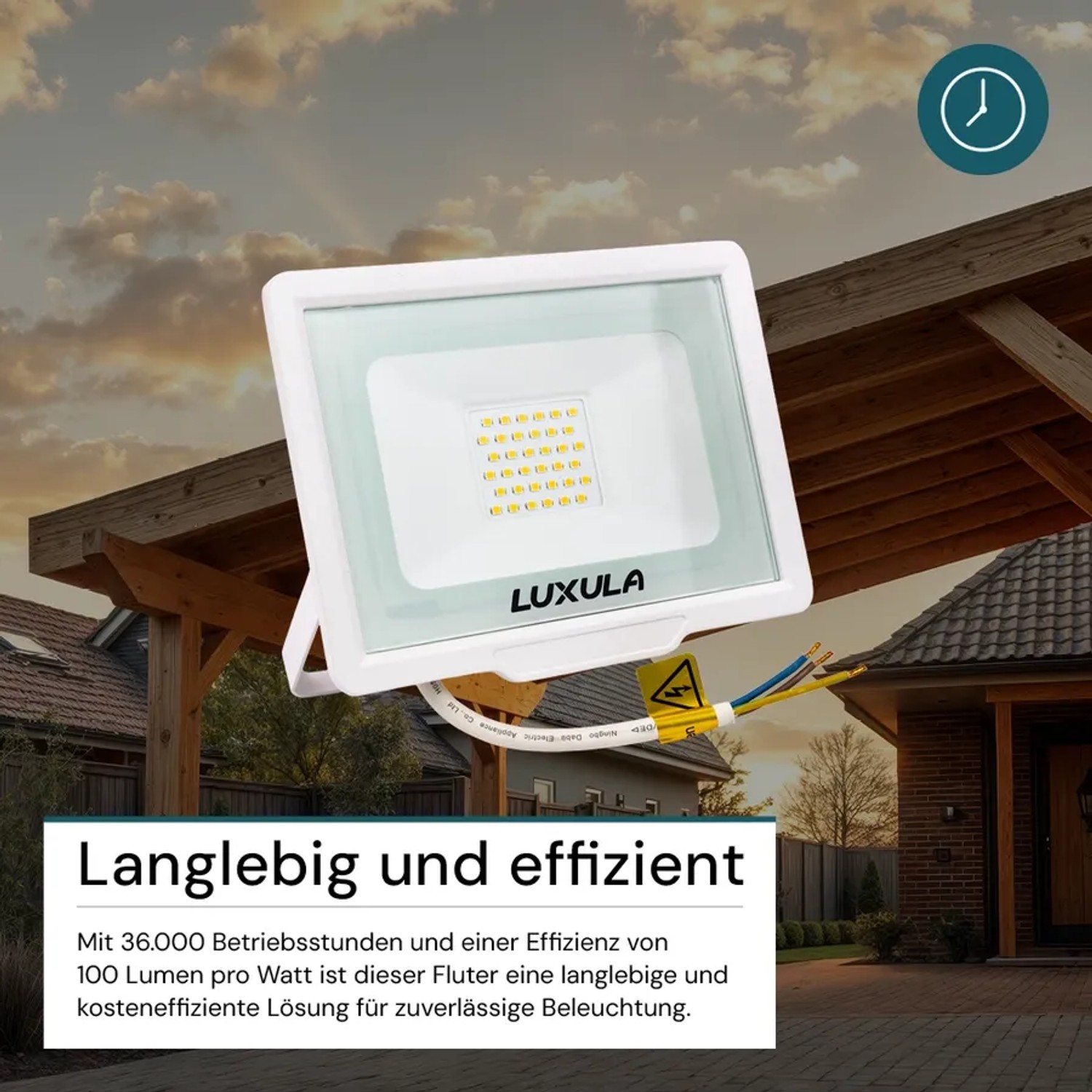 Weißer LUXULA LED Strahler 30W für Außen, warmweißes Licht. Flutlichtstrahler im Slim Design.