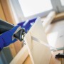 LUX Säbelsägeblatt im Einsatz: Holz sägen mit Säbelsäge. Ideal für präzise Schnitte in Holz und Kunststoff.