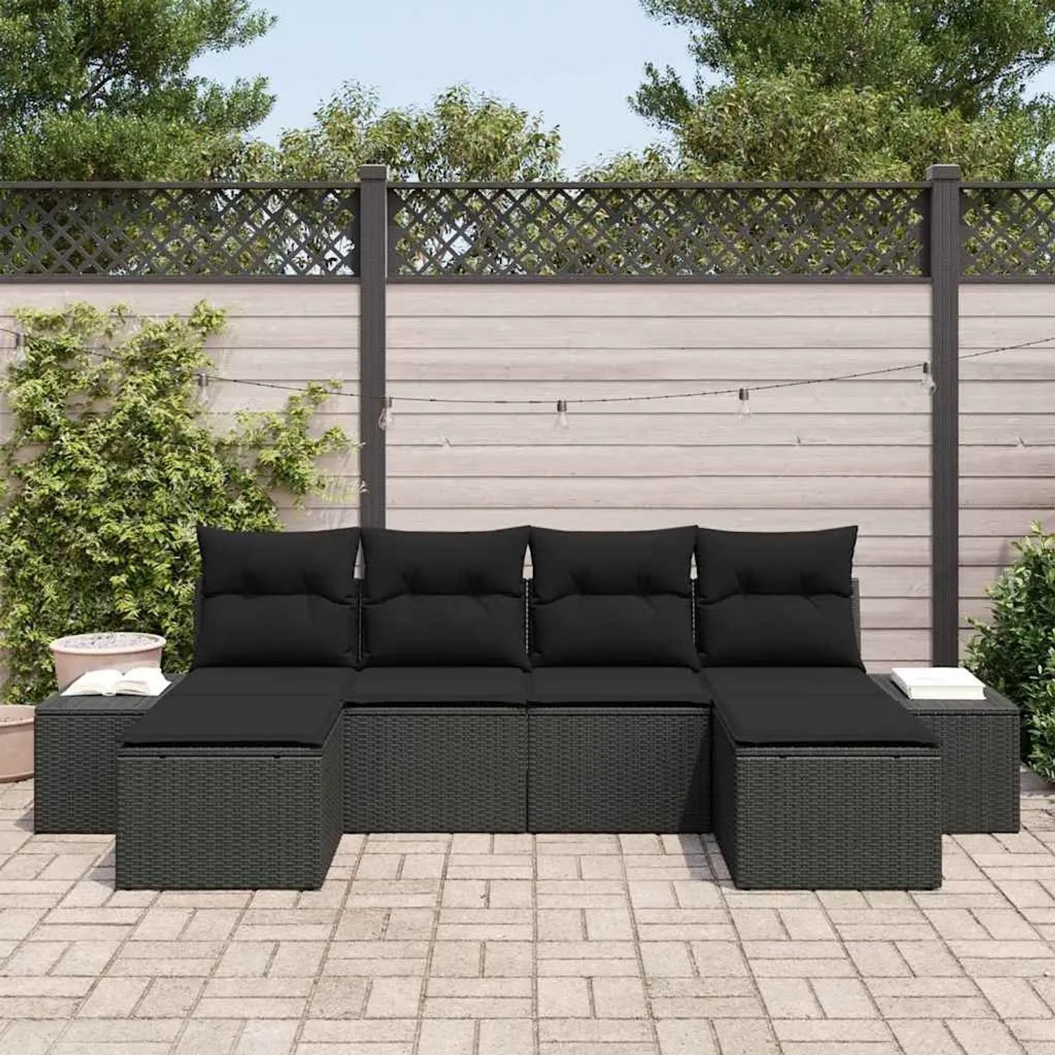 Schwarzes 6-tlg. vidaXL Garten-Sofa-Set aus Poly Rattan mit Kissen für den Außenbereich.
