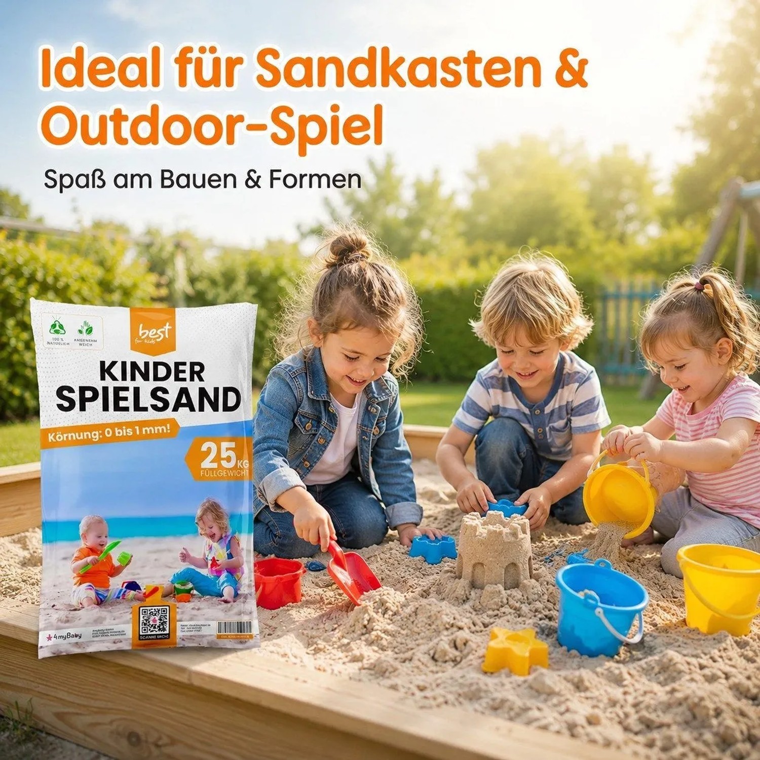 Drei Kinder spielen fröhlich im Sandkasten mit best for kids Spielsand und bunten Förmchen. 25 kg Quarzsand für Outdoor-Spiel.