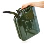 Schwarzer 20L Metall Kraftstoffkanister mit Ausgießer in Hand, für Benzin, Diesel & E10.