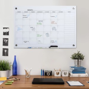 Weiße Vinsetto Glas-Kalendertafel (Whiteboard) mit Monatsübersicht, Notizen und Stiftablage für Bürobedarf.