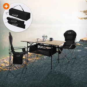 Hauki Campingmöbel Set, 3-teilig: Klapptisch beige mit 2 schwarzen Campingstühlen und Tragetaschen.