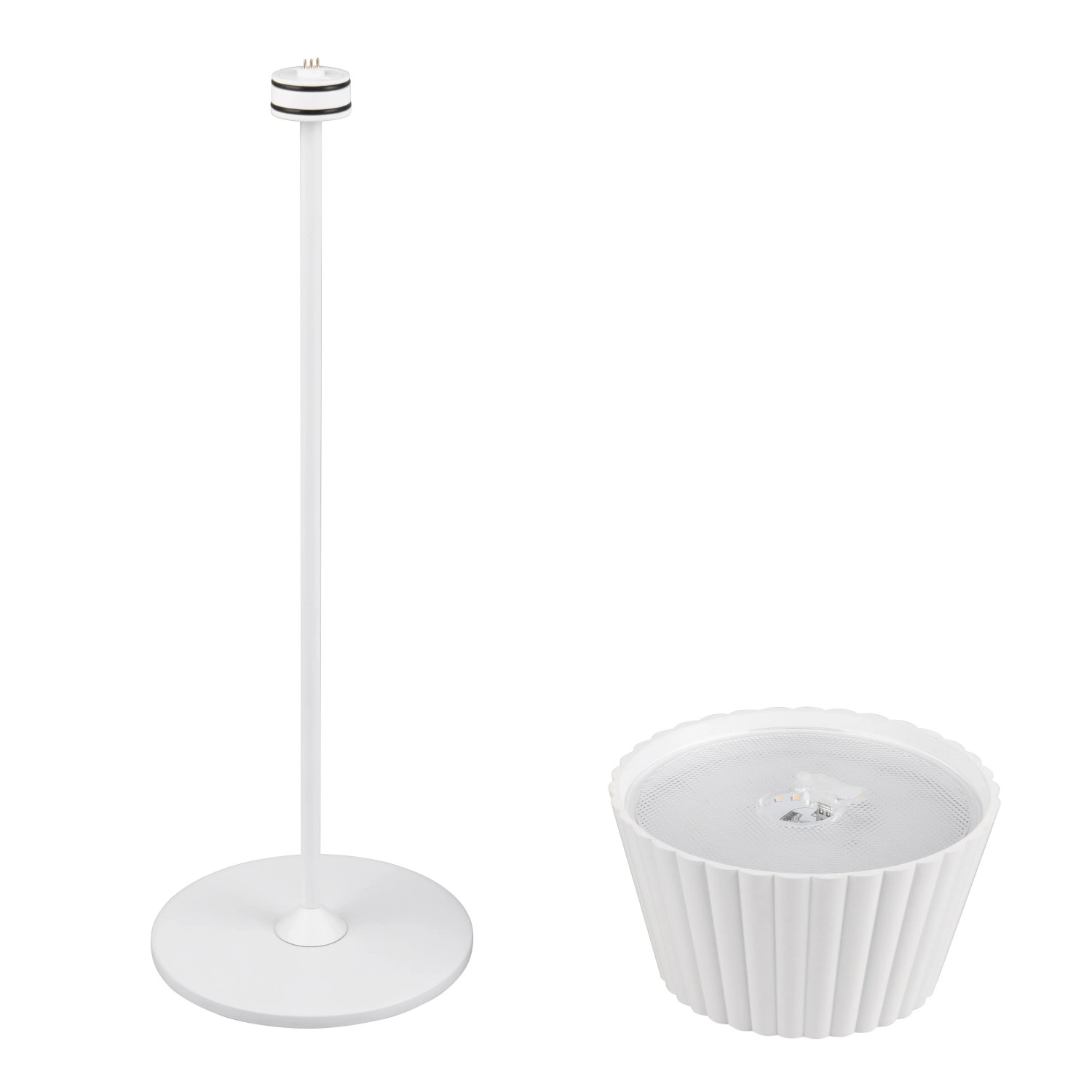 Weiße Reality LED-Tischleuchte Suarez mit Ladestation, dimmbar, Ø 13,5 cm.