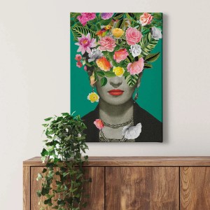 Buntes Leinwandbild „Frida“ mit Blumenkopf als moderne Wanddekoration für Wohnzimmer.
