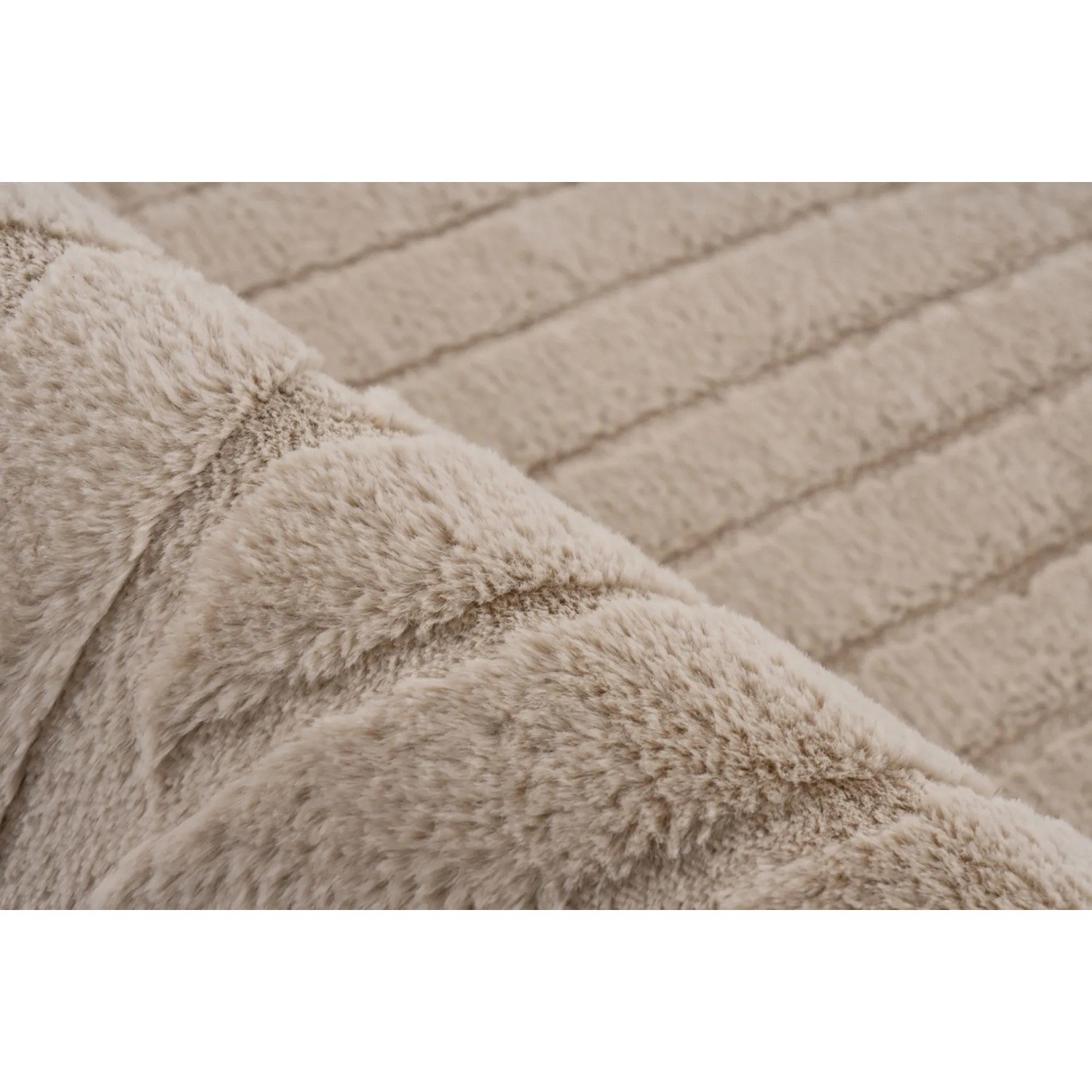 Beiger Lalee Teppich Comfort 501 (80x150 cm) mit weichem Flor und 3D-Effekt.