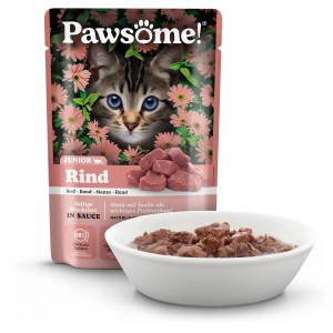 Pawsome Katzen-Nassfutter Junior Rind, 85g Packung und Schale mit Futter.