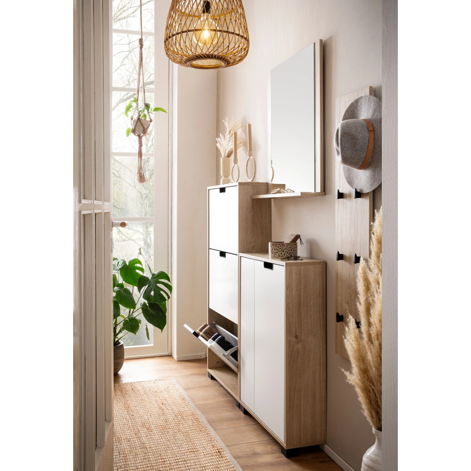 Schildmeyer Hakenpaneel Emmik Eiche, 109 cm breit, mit 8 schwarzen Haken. Garderobenpaneel im Flur.