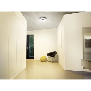 Anthrazitfarbene Steinel RS 200 C LED-Innenleuchte an der Decke eines modernen Flurs.