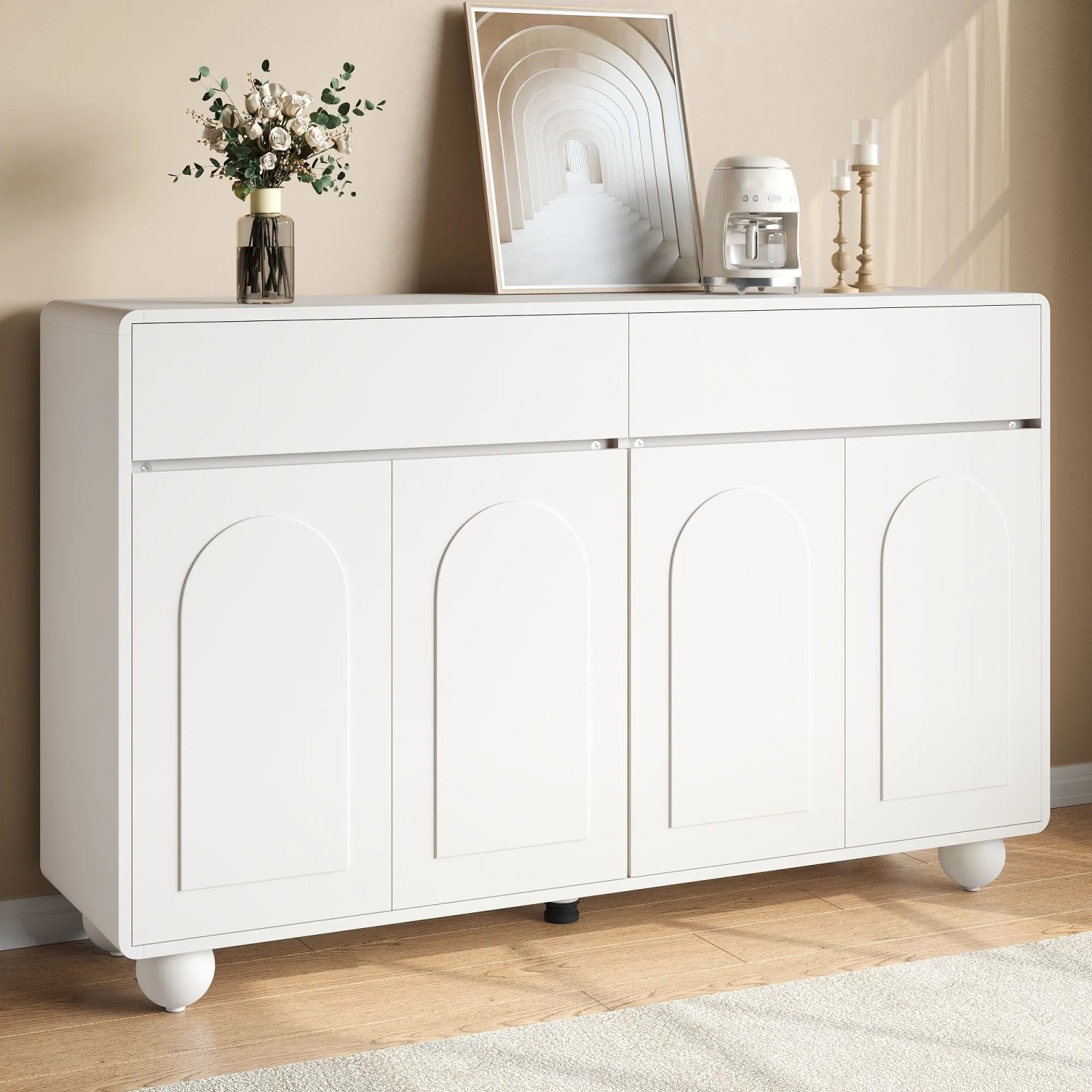 Weißes Merax Sideboard mit geschwungenen Türen, 2 Schubladen, 4 Türen und runden Metallfüßen. Wohnzimmerschrank.