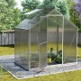 Vitavia Gewächshaus Triton 2500 mit Alu-Rahmen und Fundament im Garten.