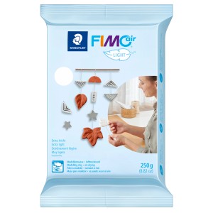 Packung Staedtler Fimo Air Light, 250g, weiße Modelliermasse für Kunst und Hobby.