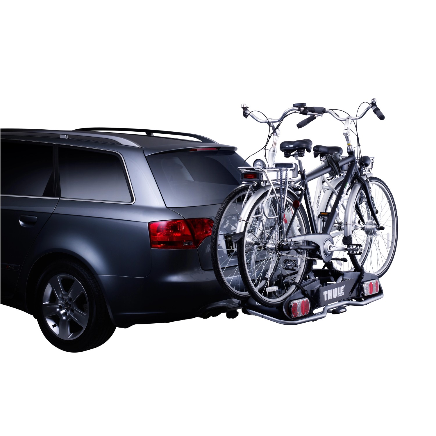 Thule EuroPower 915 Fahrradträger für Anhängerkupplung mit zwei Fahrrädern am Auto.